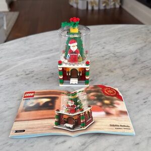 LEGO Snow Globe Santa limited edition 2016